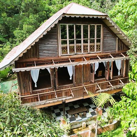 Happy Ria Homestay & Guesthouse Bukit Lawang Exterior photo